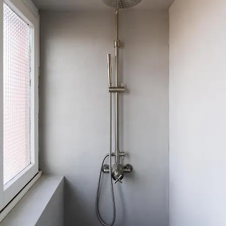 Loft Avec Rooftop, Parking Apartman